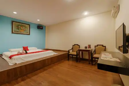 RedDoorz Plus near Ancol - 38