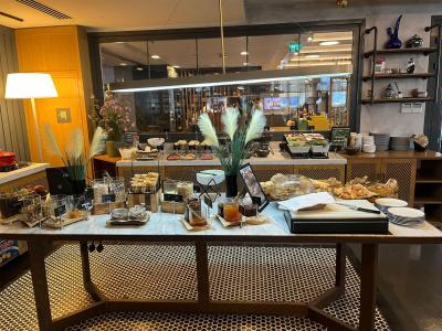 Park Inn by Radisson Atasehir - 21