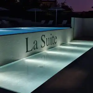 La Suite - 18