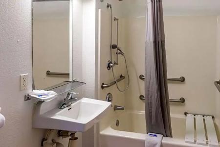 Motel 6 Bakersfield, CA - East - 27