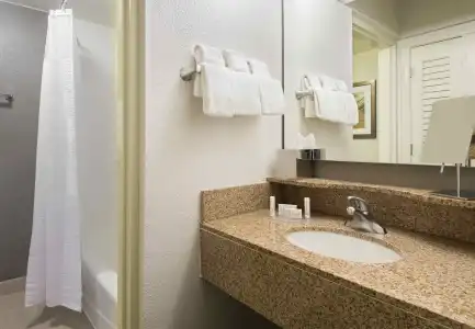 Courtyard by Marriott Wilmington / Wrightsville Beach - 10