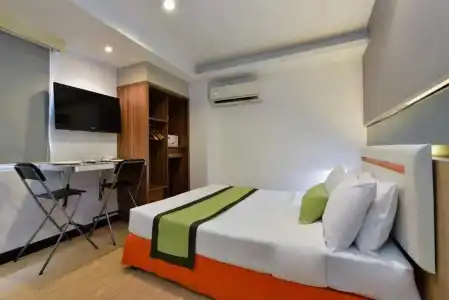 Arawana Express Phromphong - 50