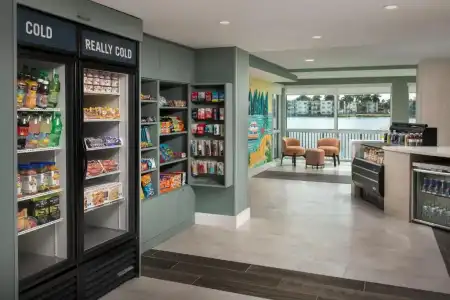 Home2 Suites by Hilton Miami Airport South Blue Lagoon - 9