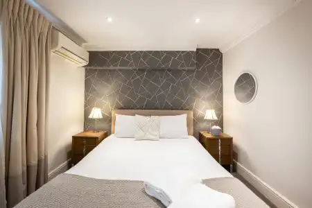 Queensgate Court - 15