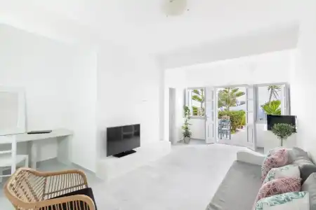 Phaos Santorini Suites - 86