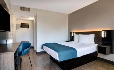 Motel 6 Bakersfield, CA - South - 81