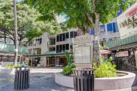 Kuhio Banyan Club - 44