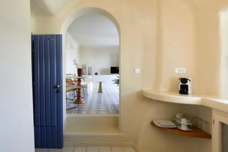 Luna Santorini Suites - 19