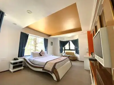 Dallas DaLat - 6