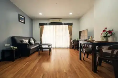 J - Town Serviced Apartments - 11