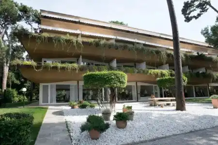 Augustus & Resort - 53