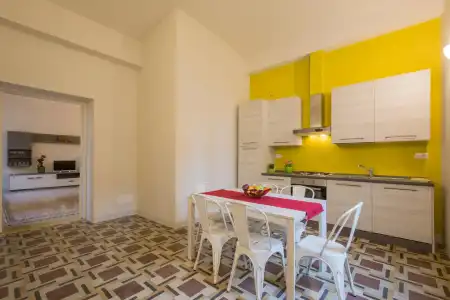 Regis Condo - 13