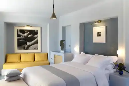 Voreina Gallery Suites - 52