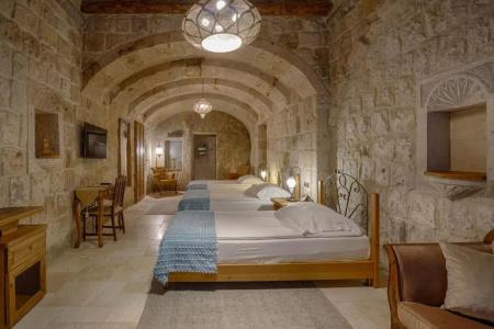 Hera Cave Suites - 57