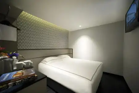 Venue - The Lily - 19