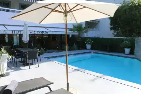 Victoria - 18