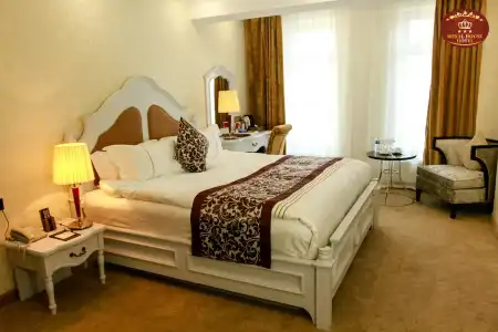 Royal House 2 - 12
