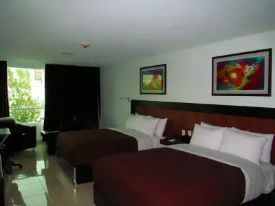 & Suites PF - 84