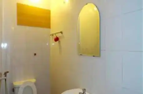 Lucky 1 Guesthouse - 9