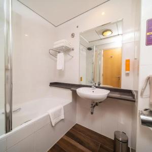 Premier Inn Dubai Investments Park - 25