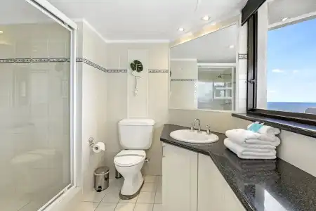 Surfers Century Oceanside Apartments - 232