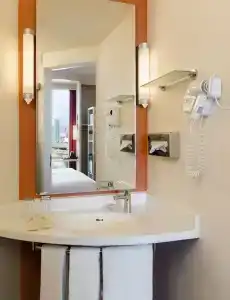 ibis Hong Kong Central and Sheung Wan - 61