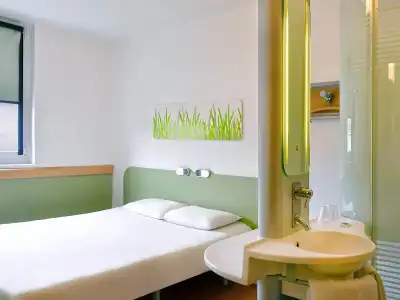 ibis budget Nimes Centre Gare - 7
