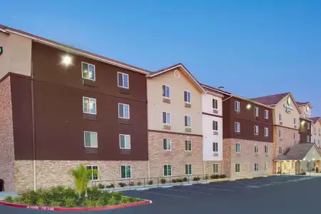 WoodSpring Suites Bakersfield East - 4