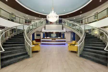 Holiday Inn Express and Suites Bakersfield Central by IHG - 44