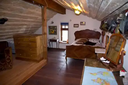Raven's Bed and Breakfast - 24