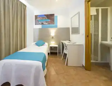 Hostal Residencia Adelino - 4
