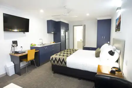 Altitude Motel Apartments - 2