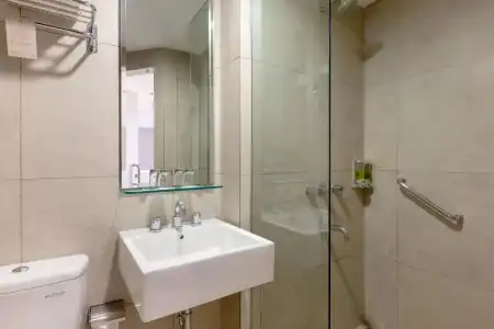 Amaris Slipi - 20