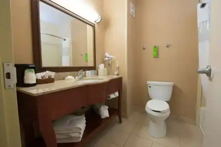 Hampton Inn Bismarck - 54