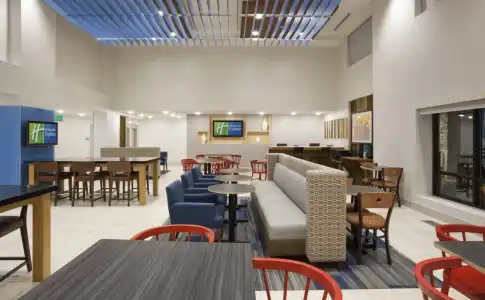 Holiday Inn Express & Suites Minneapolis – West End by IHG - 18