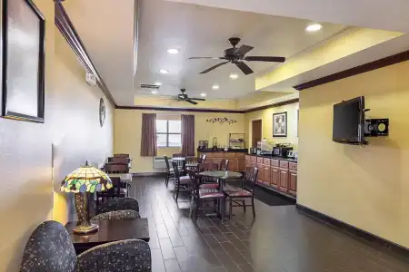 Econo Lodge Inn & Suites Little Rock SW - 19