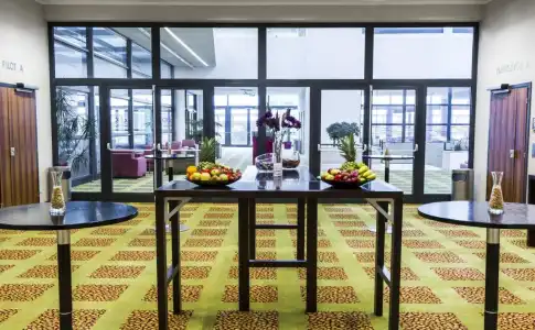 Courtyard by Marriott Prague Airport - 7