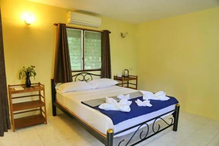 TP Hut Bungalows - 32