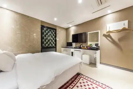 Cullinan Jongno - 137