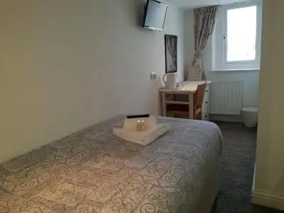 Atlantic Seafront Guest Accommodation - 23