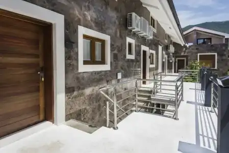 Waikiki Apartments - 16
