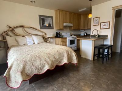 Front Row Bed and Breakfast - 29