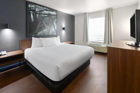 Super 8 by Wyndham Trois-Rivieres - 32