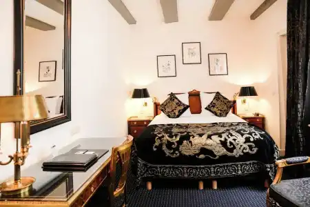 Ambassade - 113