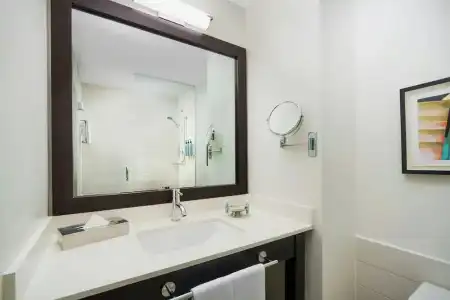 Courtyard by Marriott New York Manhattan/Times Square - 54