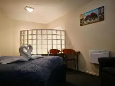 Airport Birches Motel - 97