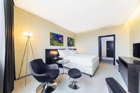 NH Bratislava Gate One - 50