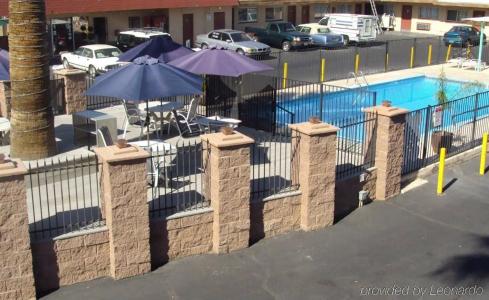 Desert Hills Motel - 17