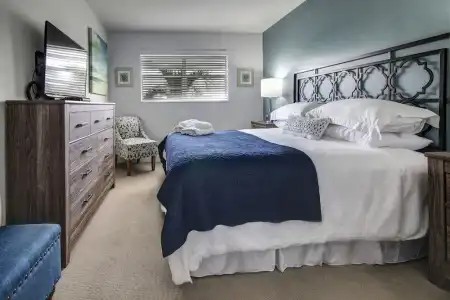 May-Dee Suites - 28