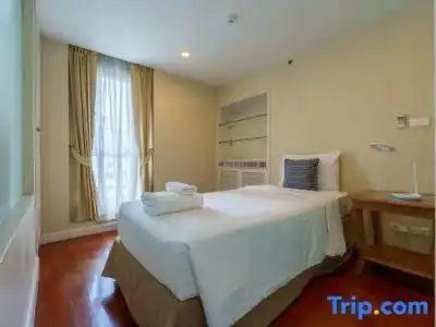 Sabai Sathorn - 221